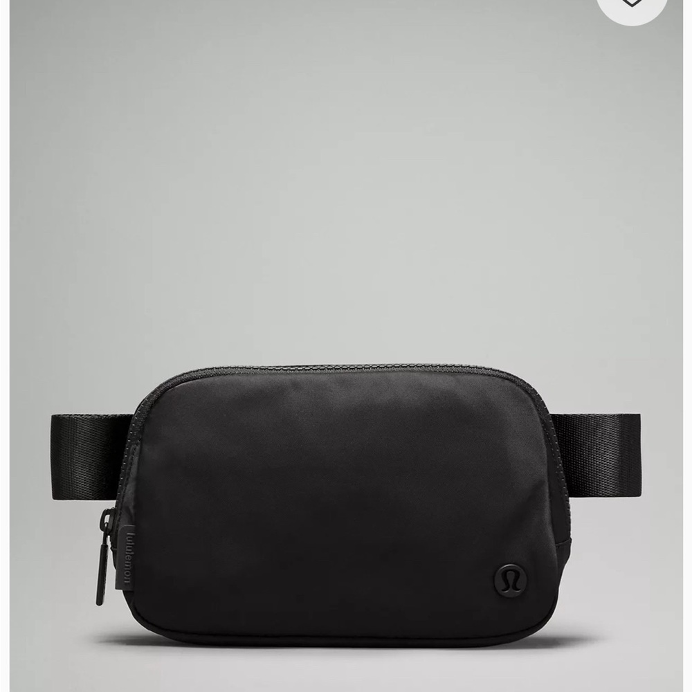 Lululemon Women’s Crossbody Bag Black